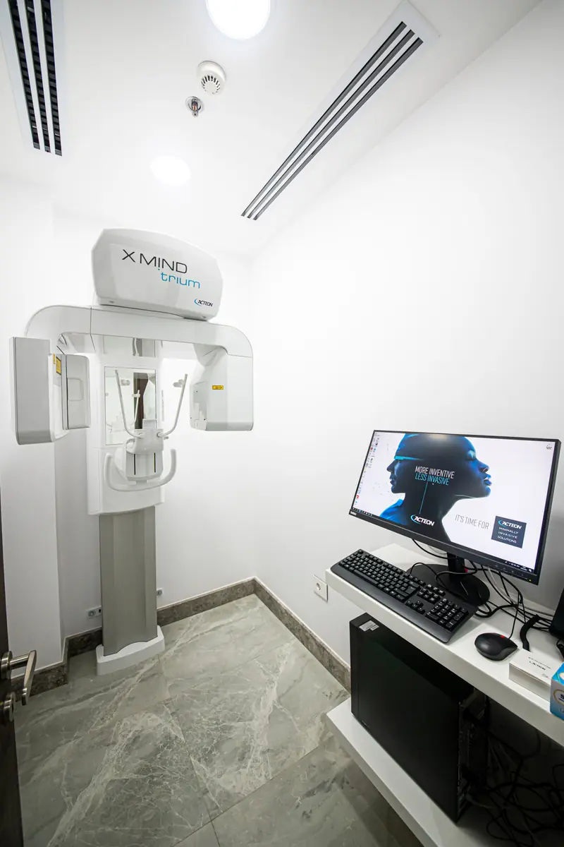 Digital 3D cone beam CT scanner at DerMund